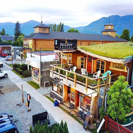 Rio Libre Pucon Party Hostel Екстериор снимка